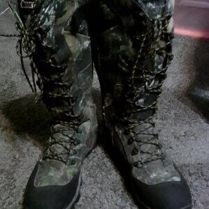 Hunting boots .camo